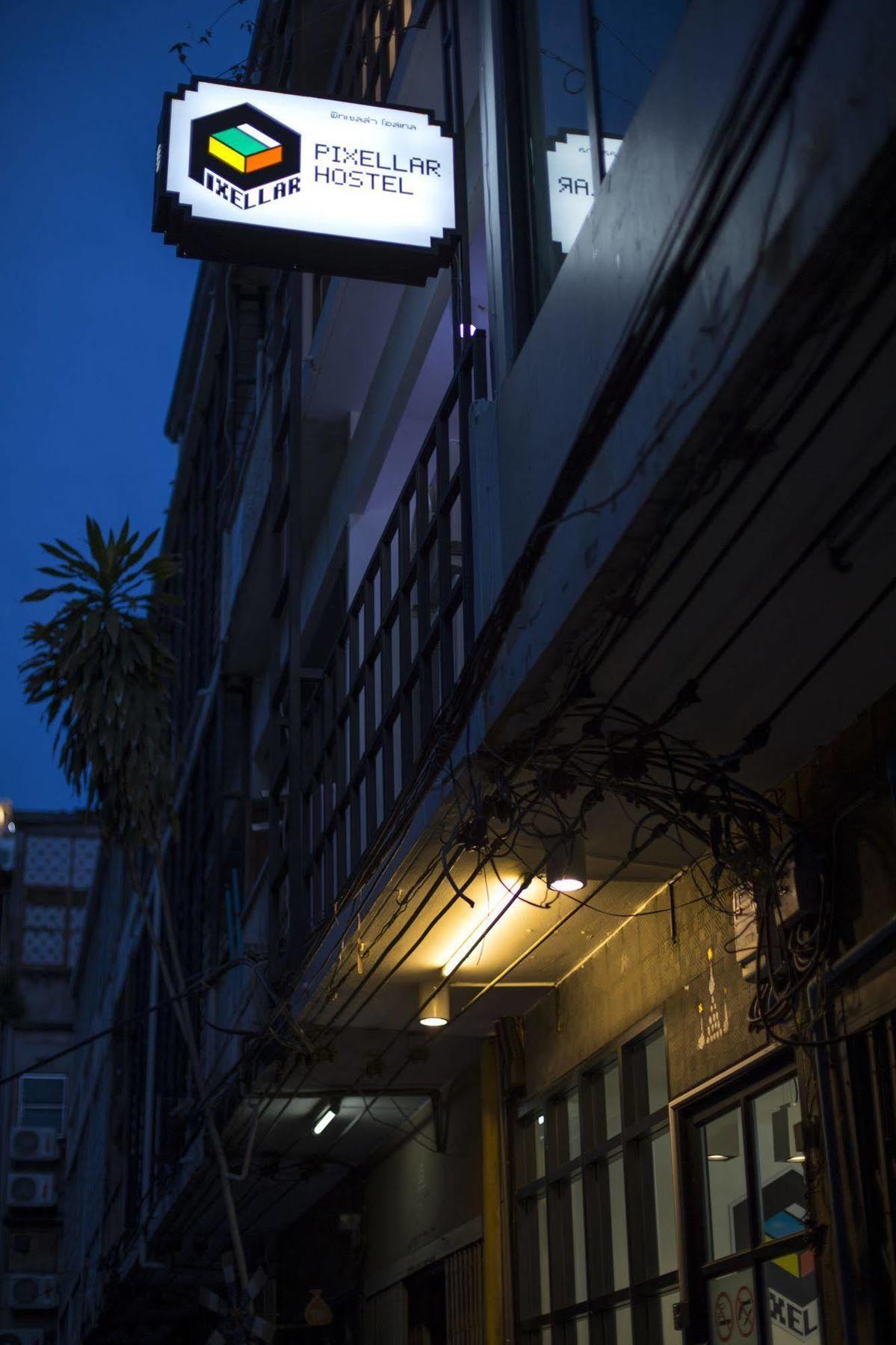Pixellar Hostel Bangkok Exterior photo