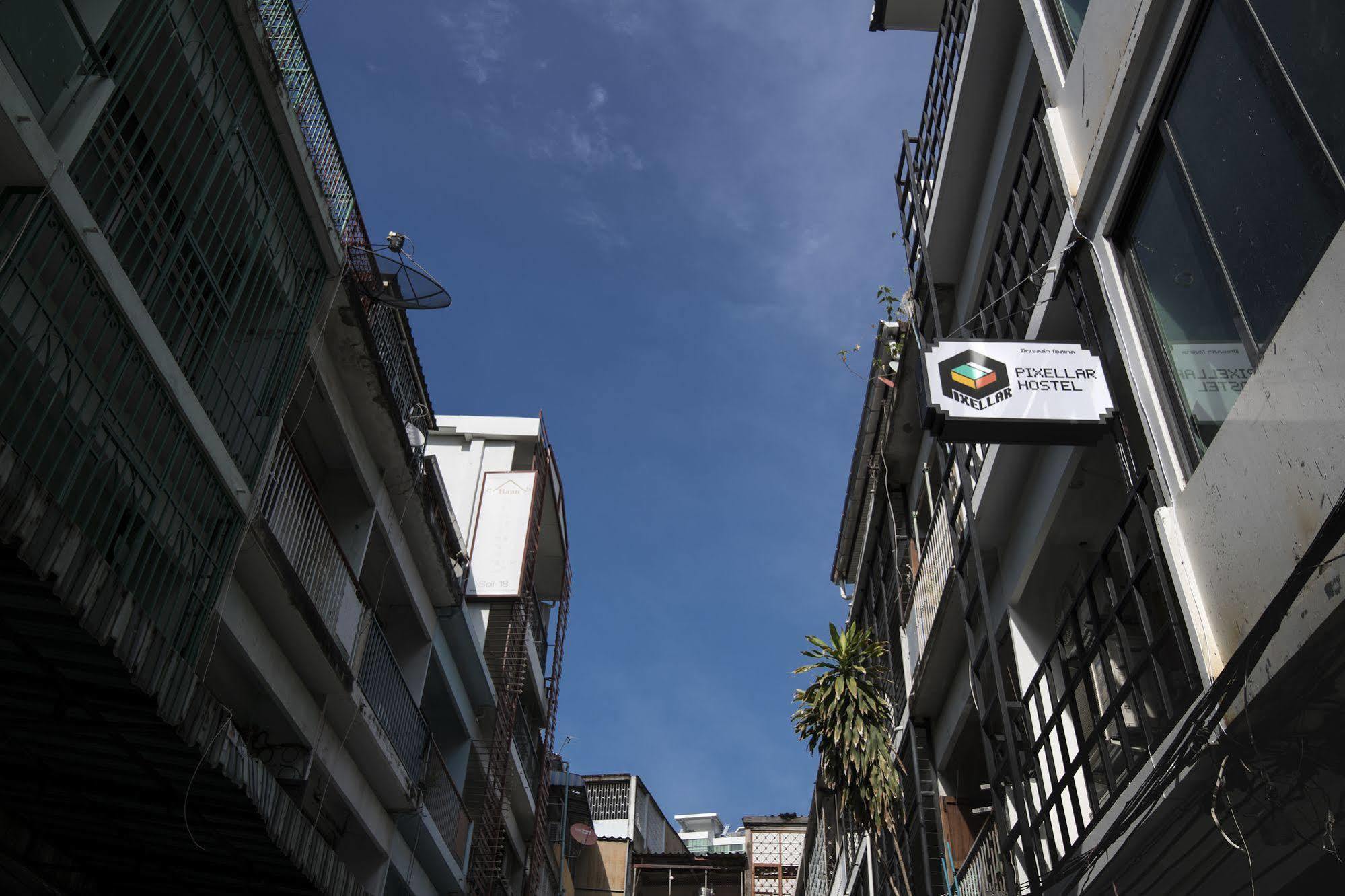 Pixellar Hostel Bangkok Exterior photo